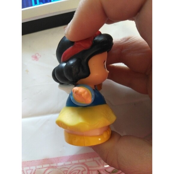 Fisher Price Little People Disney PRINCESS SNOW WHITE CASTLE Kingdom APPLE PIE - Picture 2 of 5